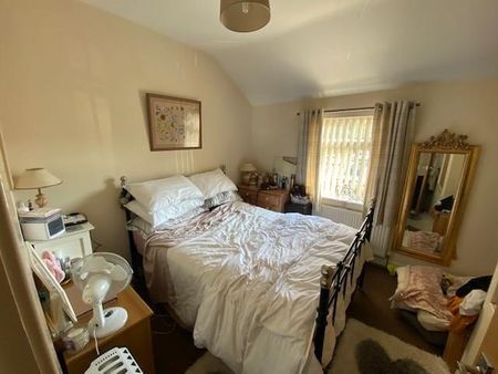 2 bedroom terraced house to rent - Photo 4