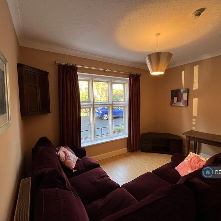 1 bedroom in a house share to rent - Photo 1