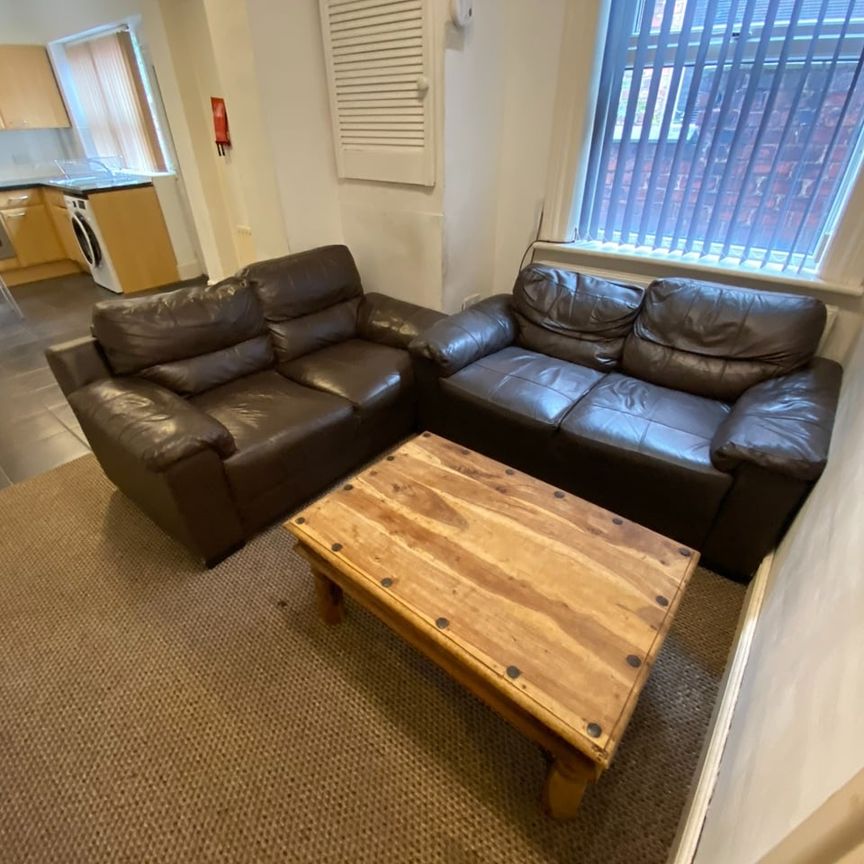 5 Bed Terraced House, Cawdor Road, M14 - Photo 1