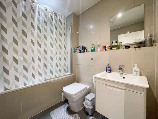 Apex House, Burch Road, Northfleet, Gravesend, Kent, DA11 - Photo 1