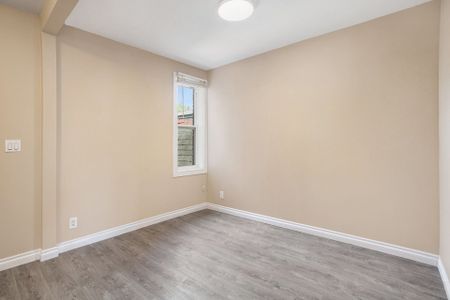 For Lease - 256 Park Park Unit# 2, Vanier and Kingsview Park, Ontario - Photo 2