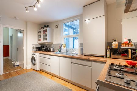 5 bed terraced house to rent in Falmouth Road, Heaton, NE6 - Photo 3