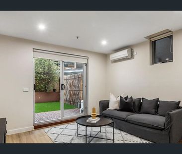 Contemporary Lifestyle, Convenient Location with an Expansive Court... - Photo 3