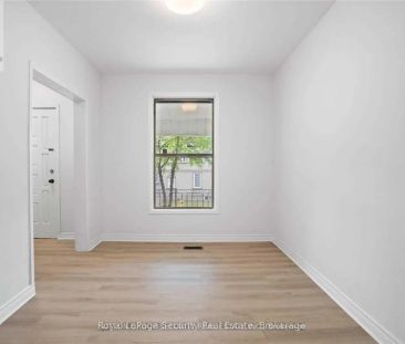 289 BLACKTHORN AVENUE - Photo 1