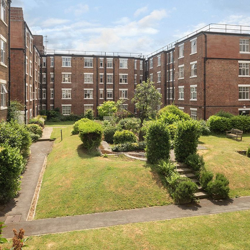 Belsize Grove, London - Photo 1