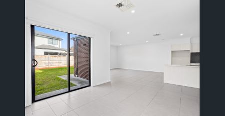 Spacious family living in Saltwater Coast - Photo 4