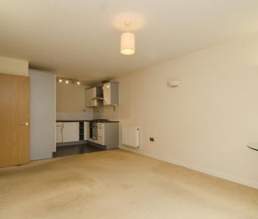 Stone Court, E15 - Photo 1