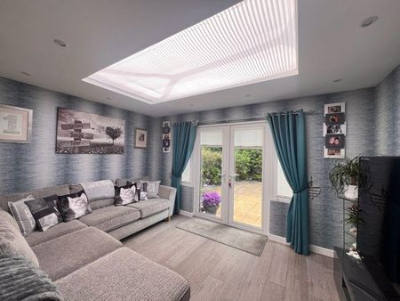 2 bedroom property to rent - Photo 2