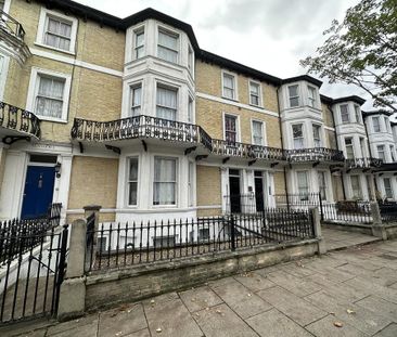 2 bedroom flat to rent - Photo 6