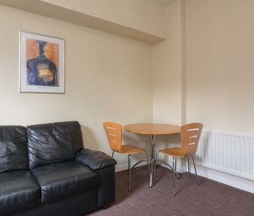 Flat 2, 43 Wellesley Avenue, Belfast, BT9 6DG - Photo 1