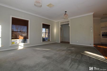 TRANQUIL SOUTH SIDE LIVING - Photo 2