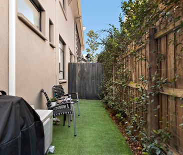 2/257 Buckley Street, Aberfeldie - Photo 4
