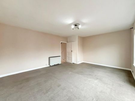 3 bedroom apartment to rent - Photo 2