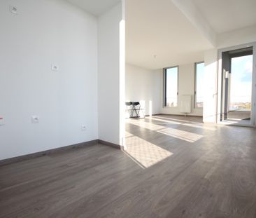 T4 de 83.97 m² boulevard de Belfort – Porte de Valenciennes réf 513... - Photo 2