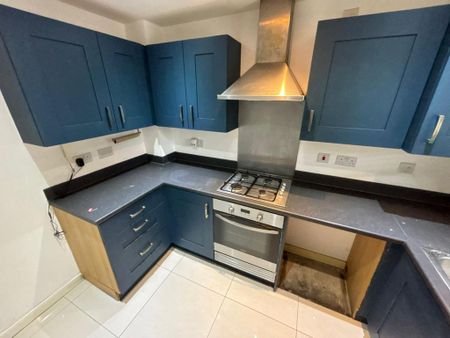 2 bedroom semi-detached house to rent - Photo 4