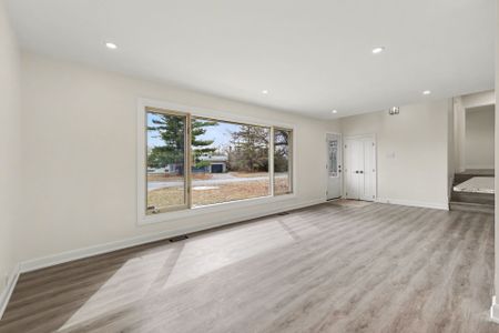 For Lease - 9 GREENWICH Avenue, Cityview - Parkwoods Hills - Rideau Shore, Ontario - Photo 4