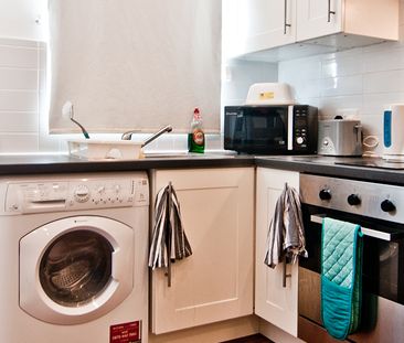 Flat 2, 30 Kelso Road, LS2 9PR, Leeds - Photo 4