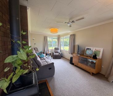 Sunny, Spacious & Ready for You to Move In - Photo 2