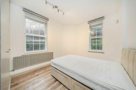 3 bedroom flat to rent - Photo 2