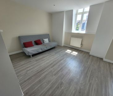 Location Appartement 3 pièces 66m² CAMBRAI 59400 - Photo 3