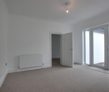 3 bedroom detached bungalow to rent - Photo 6