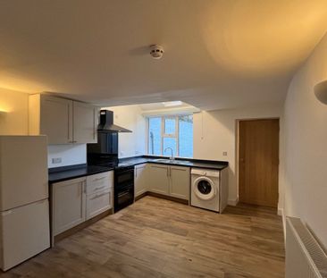 Dove Bank, UTTOXETER - Photo 4