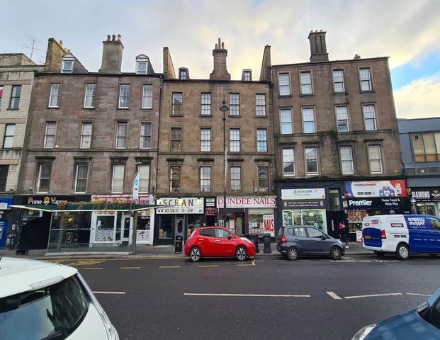 3 bedroom flat to rent - Photo 1