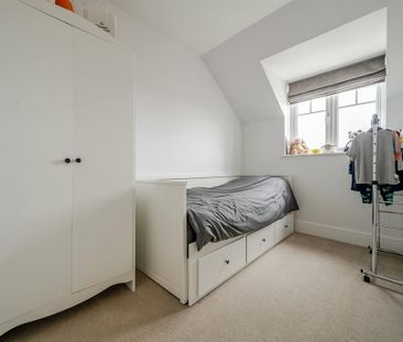 4 bedroom semi-detached house to rent - Photo 4
