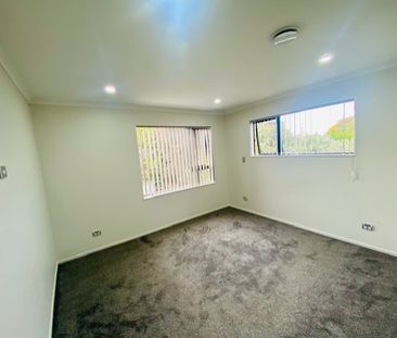 PAPAKURA, 3 BEDROOMS - Photo 2