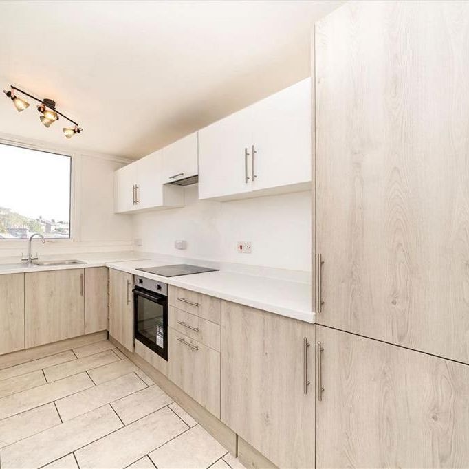 3 bedroom flat to rent - Photo 1