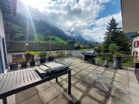 Sunny 4.5-room terrace apartment in Luchsingen - Photo 2
