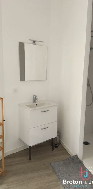 Location Appartement 1 pièce 28m² - Photo 2