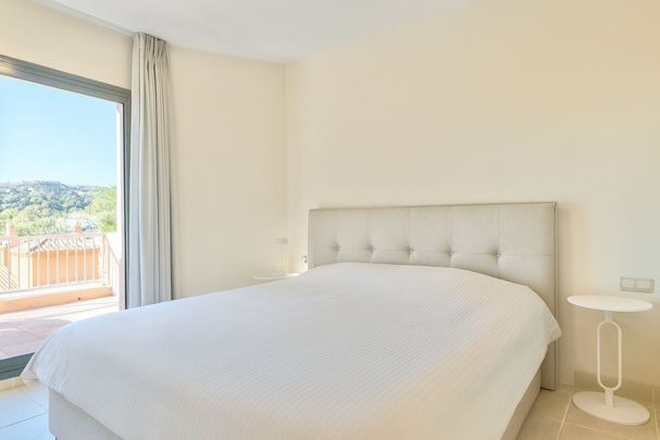 Luxury penthouse for rent in Málaga, Spain - Photo 1