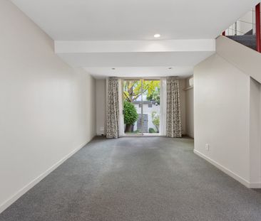 City Centre - 3-bedroom apartment with garage - short term - Photo 6