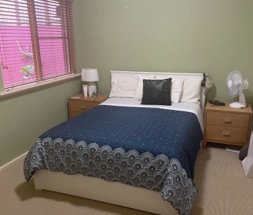 8A Nunn St, Hamilton Hill WA 6163 - Photo 3