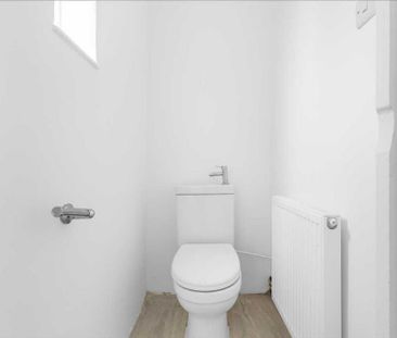3 bedroom end of terrace house to rent - Photo 6