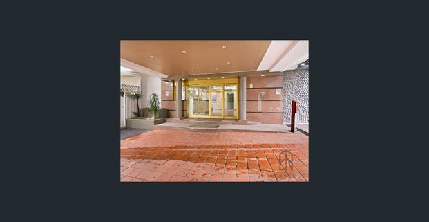 Resort Style living I Studio apartment with Parking Space! - Photo 1