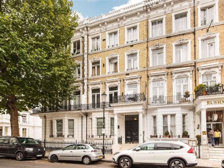 A two bedroom flat in the heart of Earls Court. - Photo 3