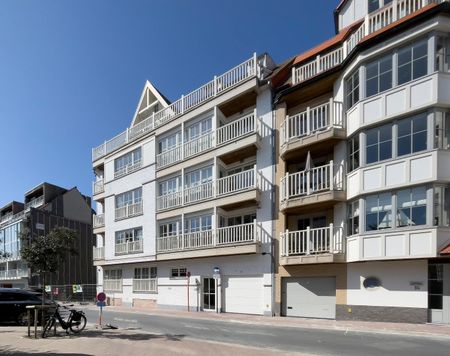 Recent appartement met open zicht, rustig gelegen vlakbij het Driehoeksplein. - Photo 2