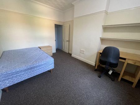 3 bedroom terraced house to rent - Photo 5