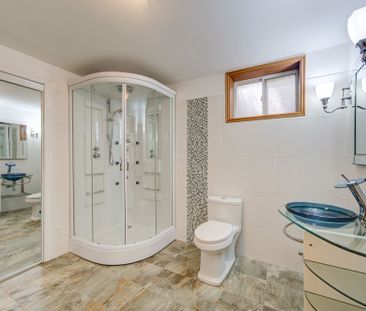 For Lease - 1439 Ballyclare Drive, Mississauga, Ontario - Photo 6