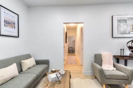 2080 avenue Lincoln - Charming 2-Bedroom Home in a Great Location - Photo 2