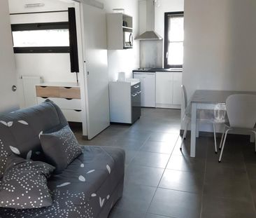 Location Appartement 1 pièce 25m² LA ROCHE SUR YON 85000 - Photo 1