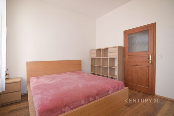 Pronájem bytu 1+kk a garsoniéry 29 m², Senovážné náměstí 1464, Praha - Fotografie 1