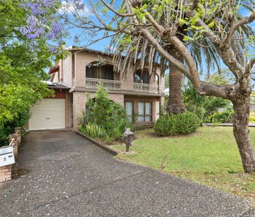 Spacious Family Home in Popular Corrimal Location - Photo 2
