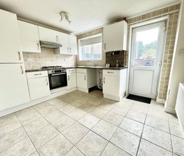 3 bedroom terraced house to rent - Photo 6