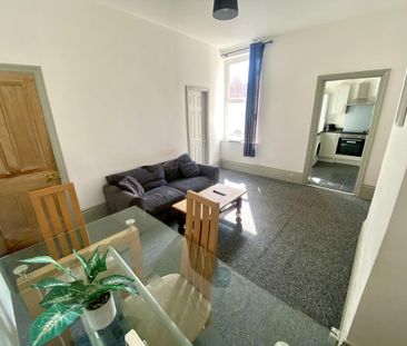 2 bedroom flat to rent - Photo 6