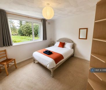 5 bedroom semi-detached house to rent - Photo 2