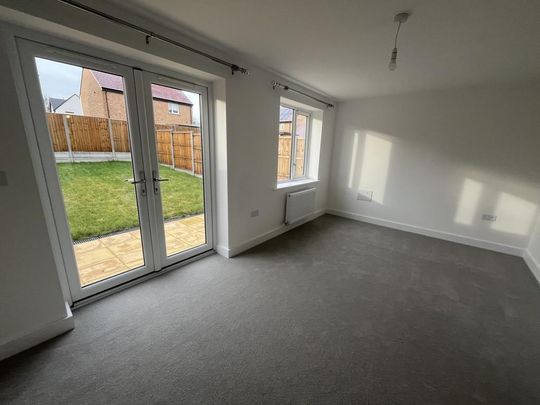 3 bedroom semi-detached house to rent - Photo 1