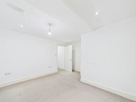 Compasses House, Park Street, Cheltenham, GL50 - Photo 2